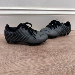 Toddler/Kids Puma soccer Cleats size 10